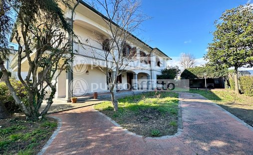 Villa in San Marco, Lucca, Italy 1