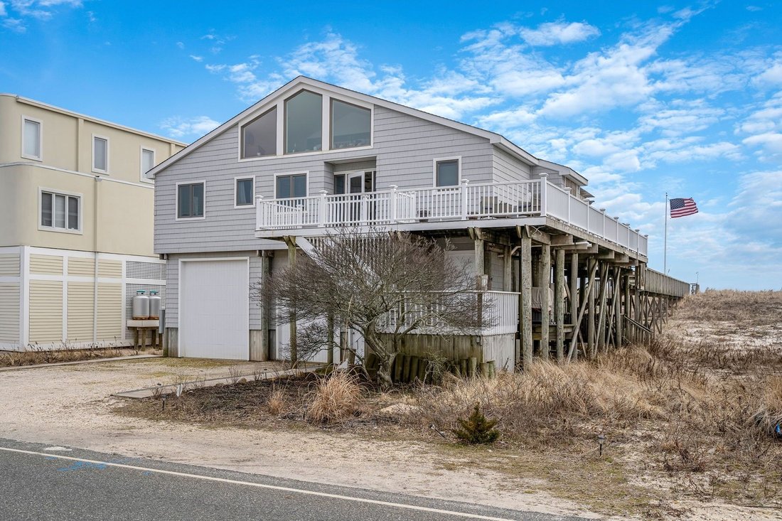 Sun Drenched Ocean Front Escape In Westhampton Beach, New York, United ...