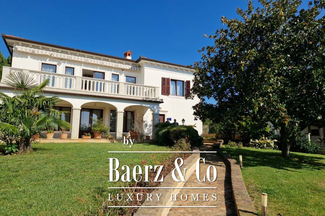 Villa in Umag, Istria County, Croatia 1 - 13619335