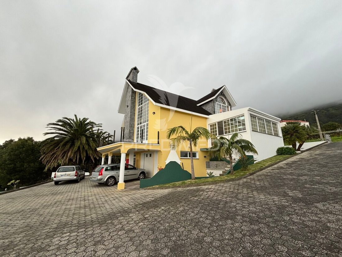 House in Urzelina, Azores, Portugal 3 - 13990955
