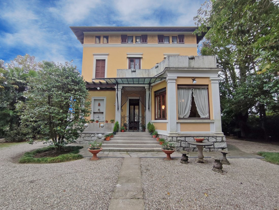 Villa in Lesa, Piedmont, Italy 1 - 13988505