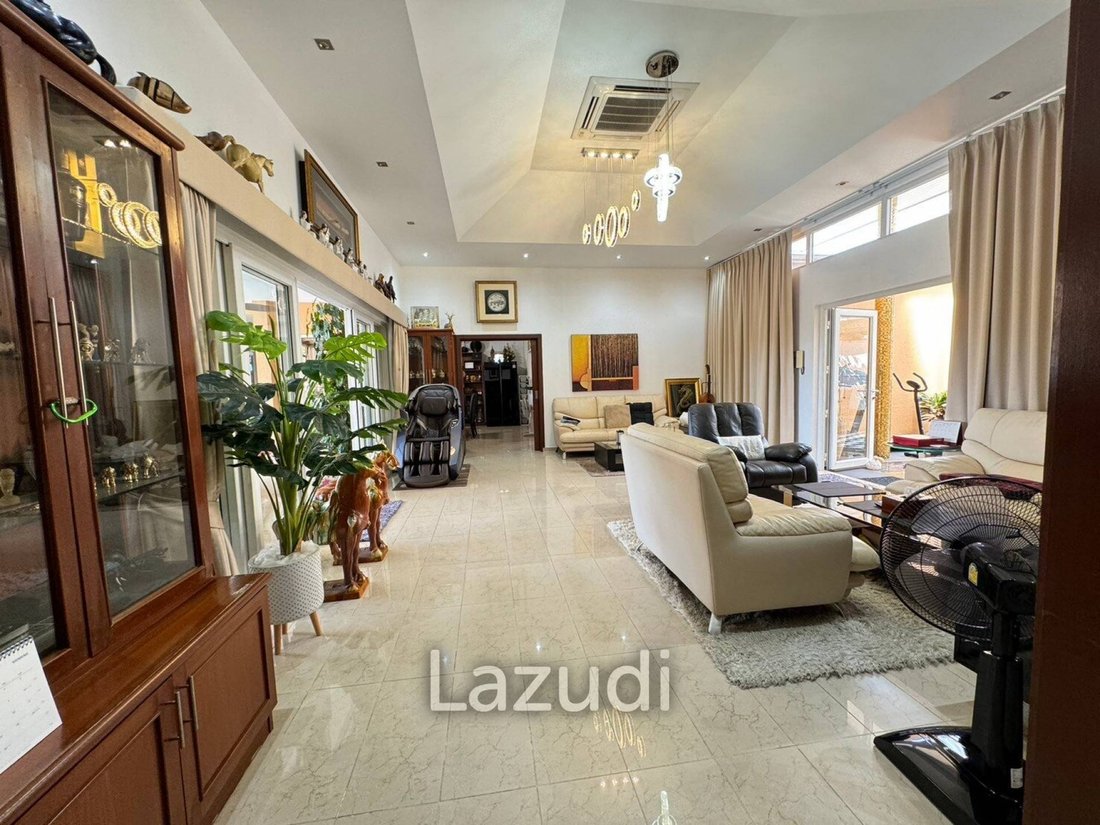 Villa in Pattaya City, Chon Buri, Thailand 2 - 13998695