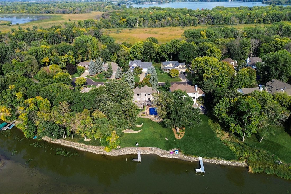 Stunning Waterfront Home On Reshanau In Circle Pines, Minnesota, United