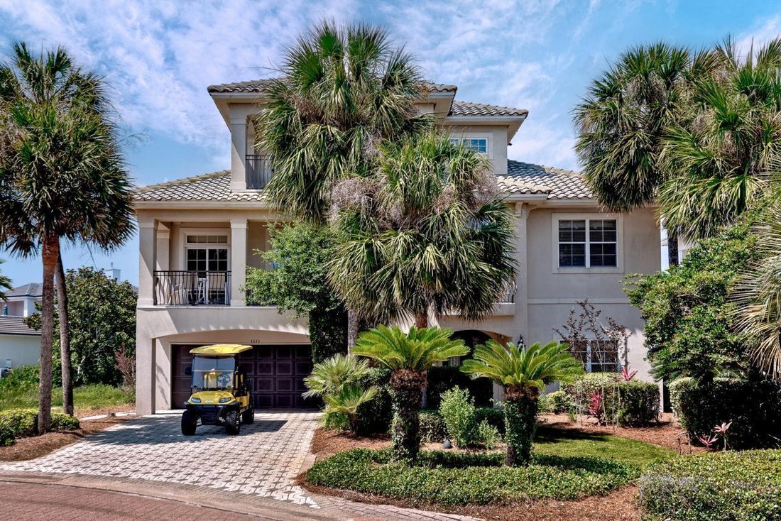 Spacious Five Bedroom Home On The Emerald In Destin, Florida, United