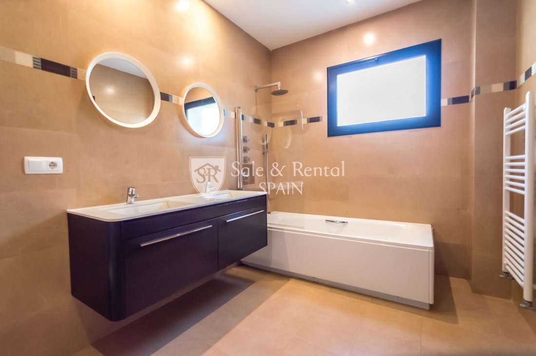 Chalet in Santa Susanna, Catalonia, Spain 5 - 13995403