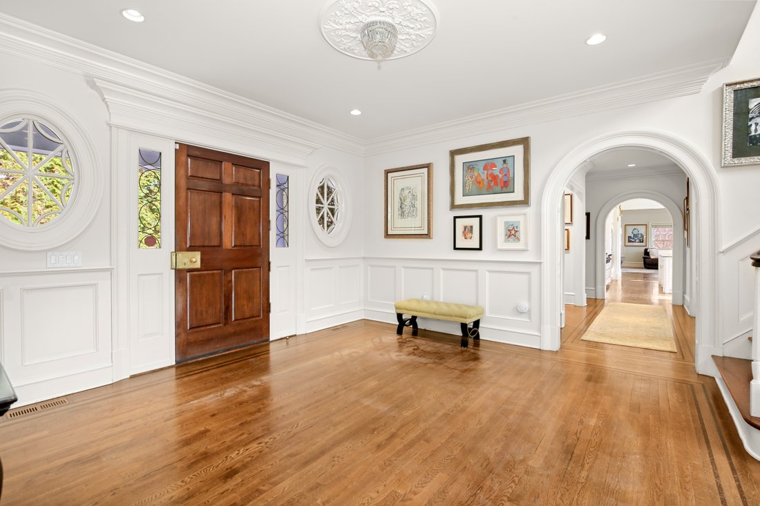 127 Stanwich Road In Greenwich, Connecticut, United States For Sale