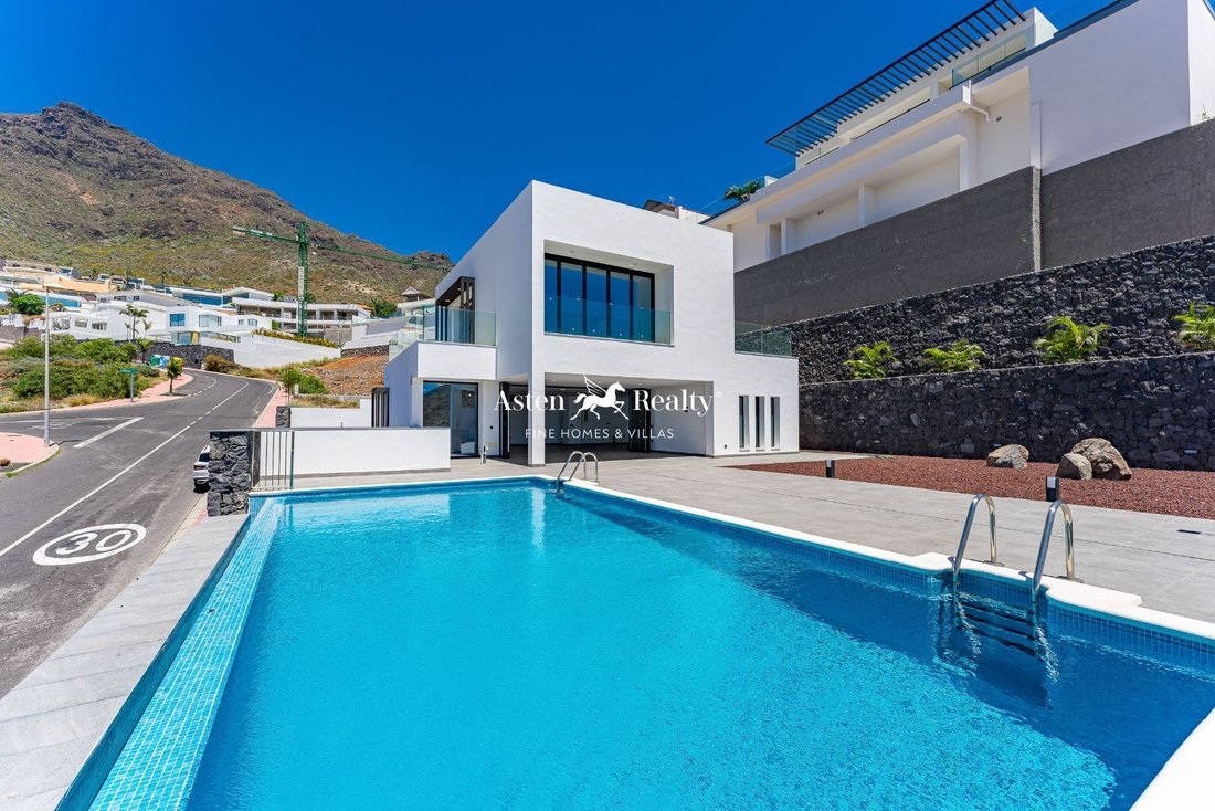 Villa in Costa Adeje, Adeje, Canary Islands 3 - 12782744
