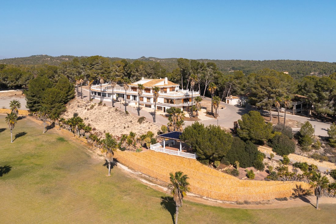 Villa in Torrevieja, Valencian Community, Spain 3 - 13901657