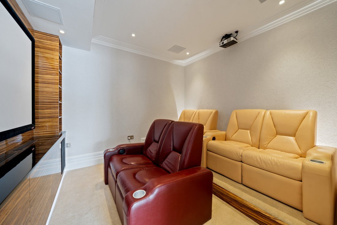 House in Castelnau, Richmond Upon Thames, England 5 - 14004075