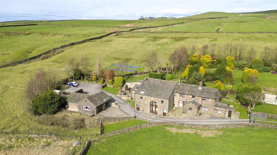 House in Stacksteads, Borough of Rossendale, England 1 - 14004847