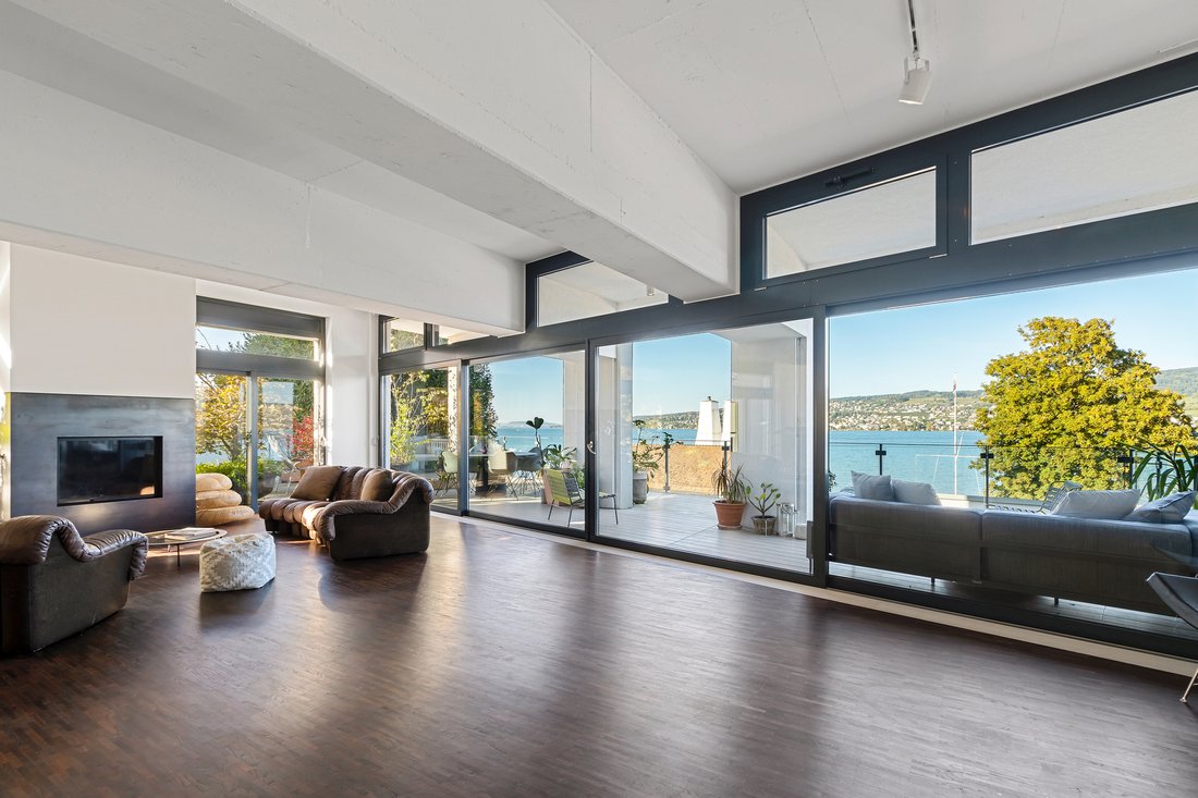 Lake View & Generous Space In Zürich, Switzerland For Sale