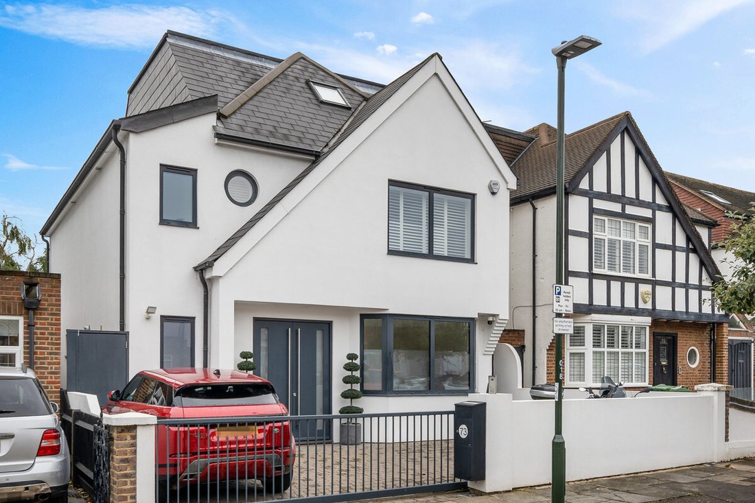 House in Castelnau, Richmond Upon Thames, England 1 - 14004075