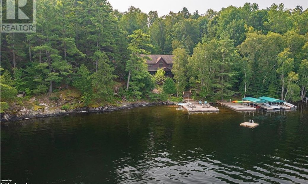 Olde Muskoka Style Cottage On Lake Rosseau In Port Carling, Ontario