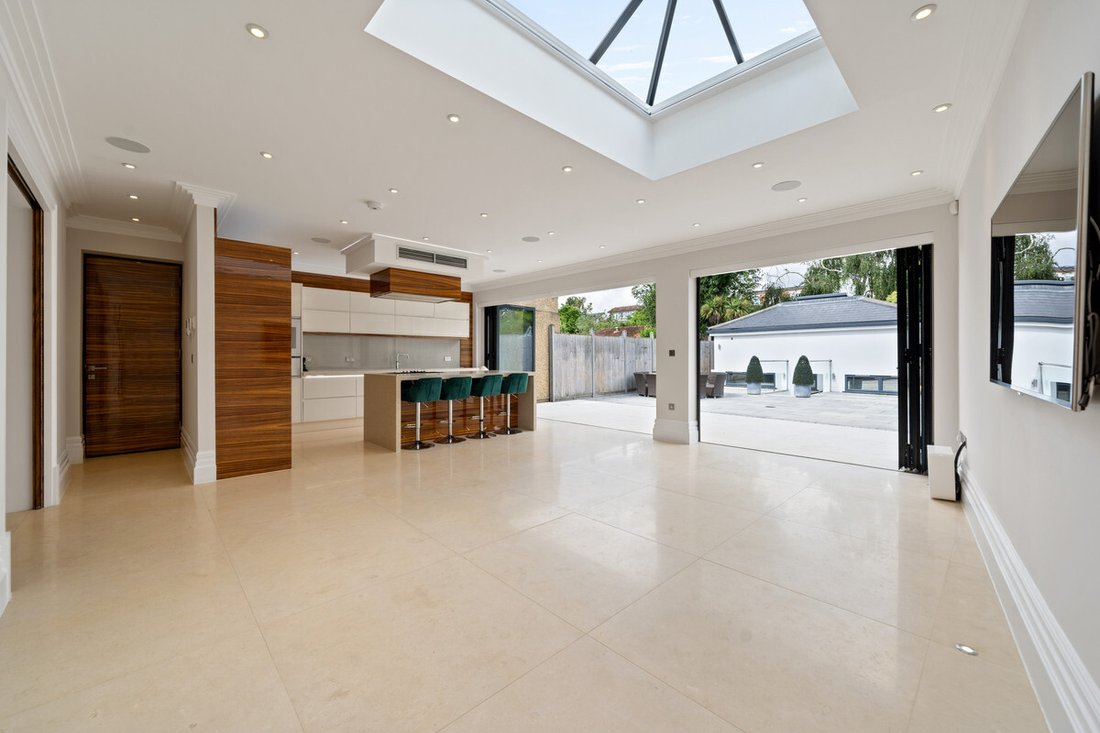 House in Castelnau, Richmond Upon Thames, England 2 - 14004075