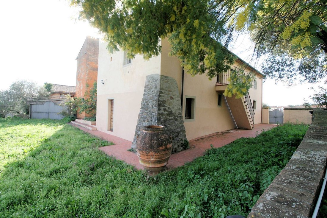 Country House in Lamporecchio, Tuscany, Italy 3 - 14005162