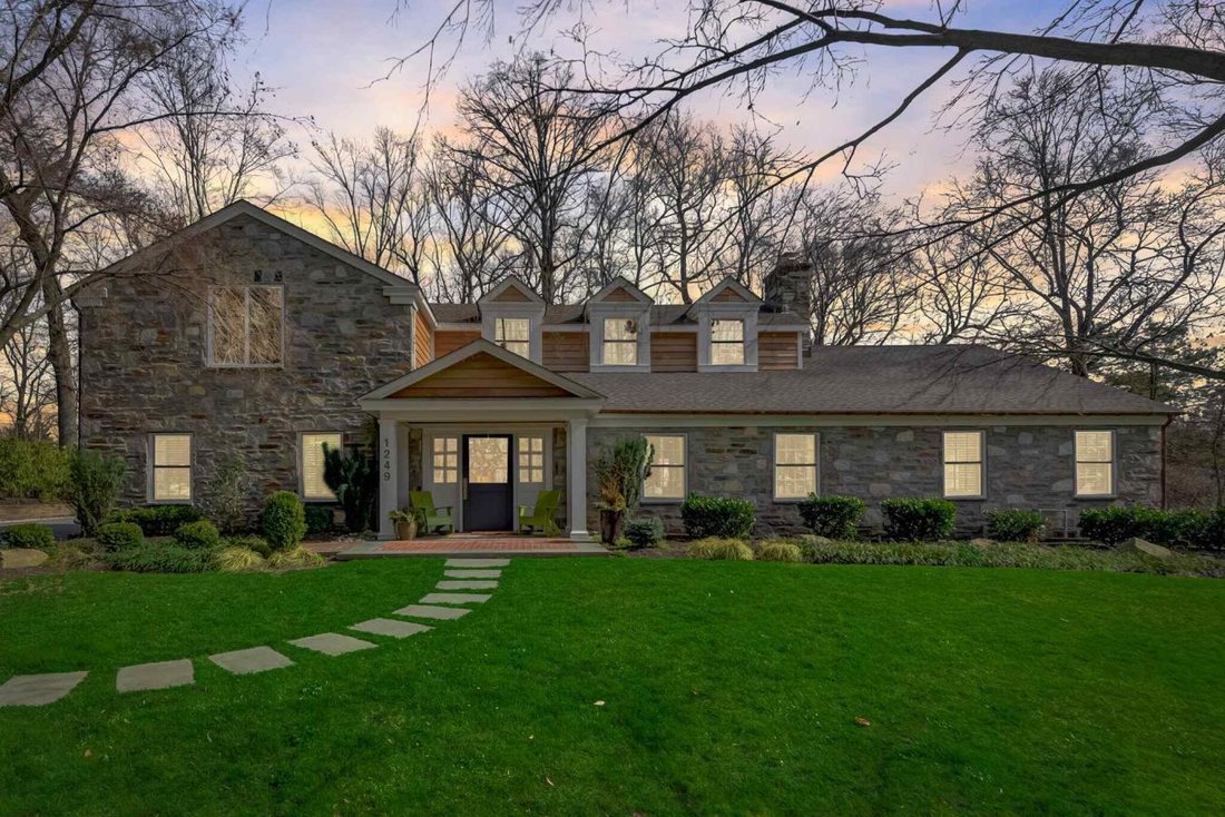 1249 School Lane In Jenkintown, Pennsylvania, United States For Sale