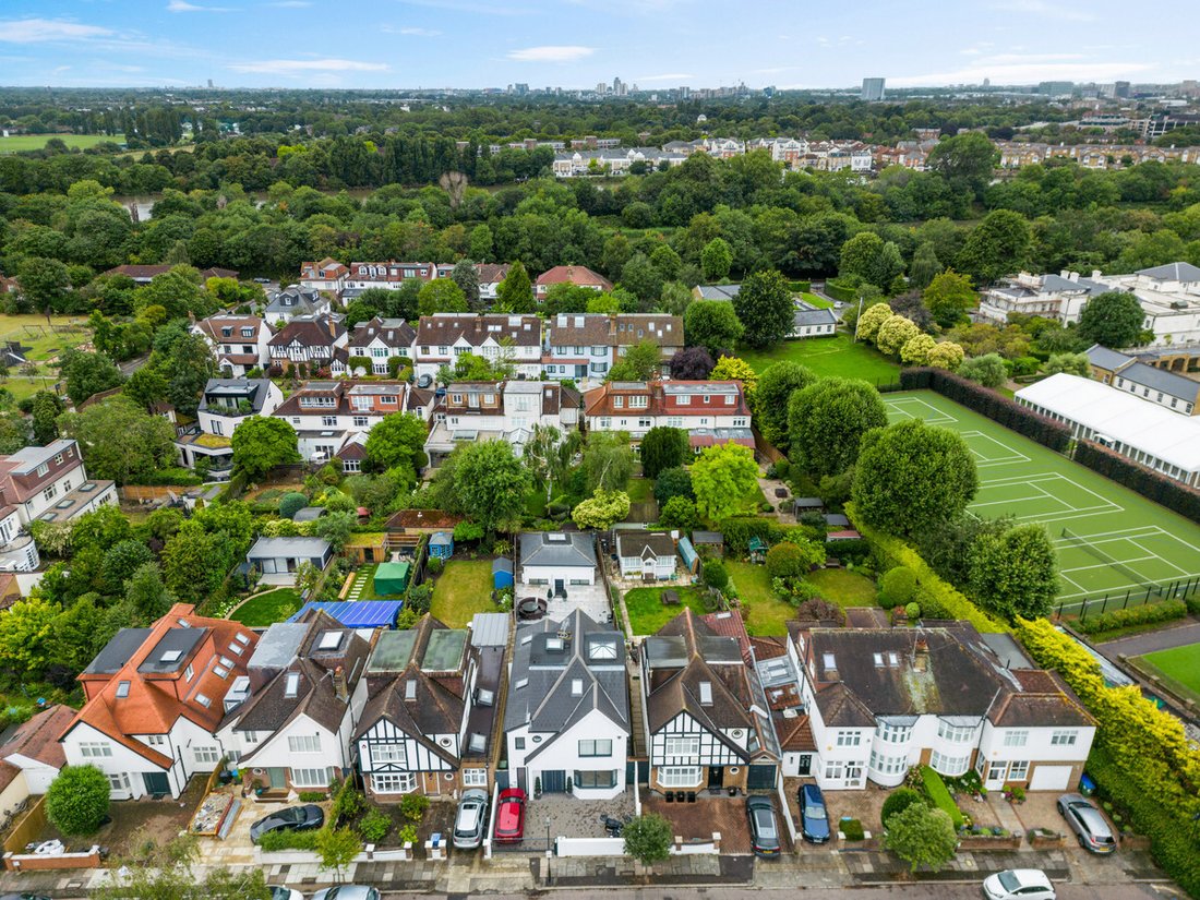 House in Castelnau, Richmond Upon Thames, England 4 - 14004075
