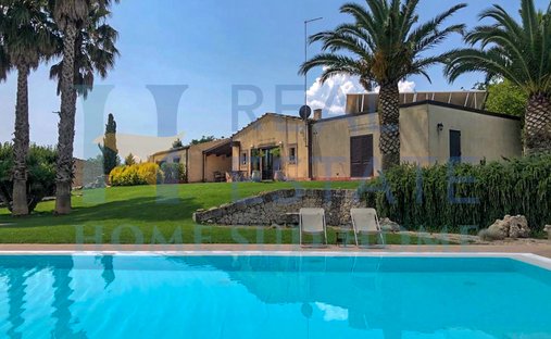 Villa in Zentrum, Noto, Sizilien 1