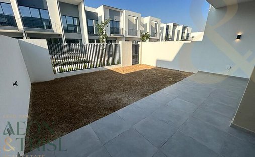 Villa in Dubai, Dubai, United Arab Emirates 1