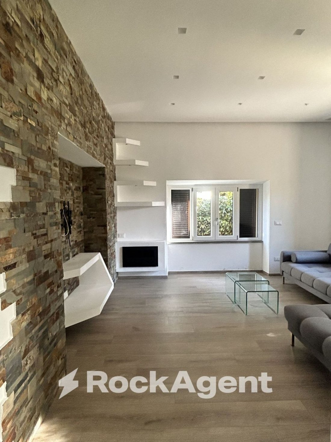 Roma Apartment In Rome, Lazio, Italy For Rent (14004513)