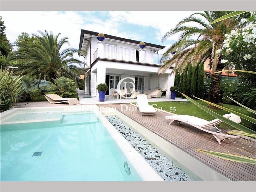 Villa in Vittoria Apuana, Forte dei Marmi, Tuscany 1 - 14008616