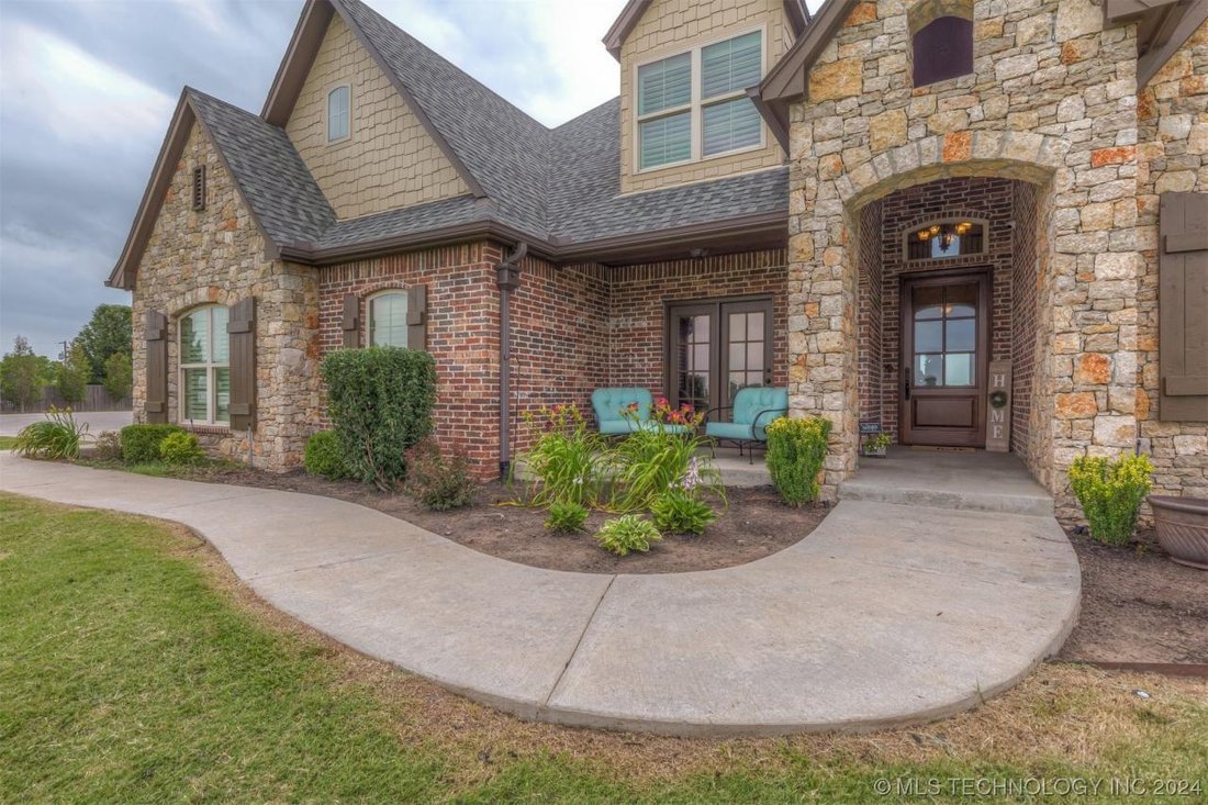 Luxury Custom Home On 12.8 Acres In Bixby, Oklahoma, United States For Sale (14011633)