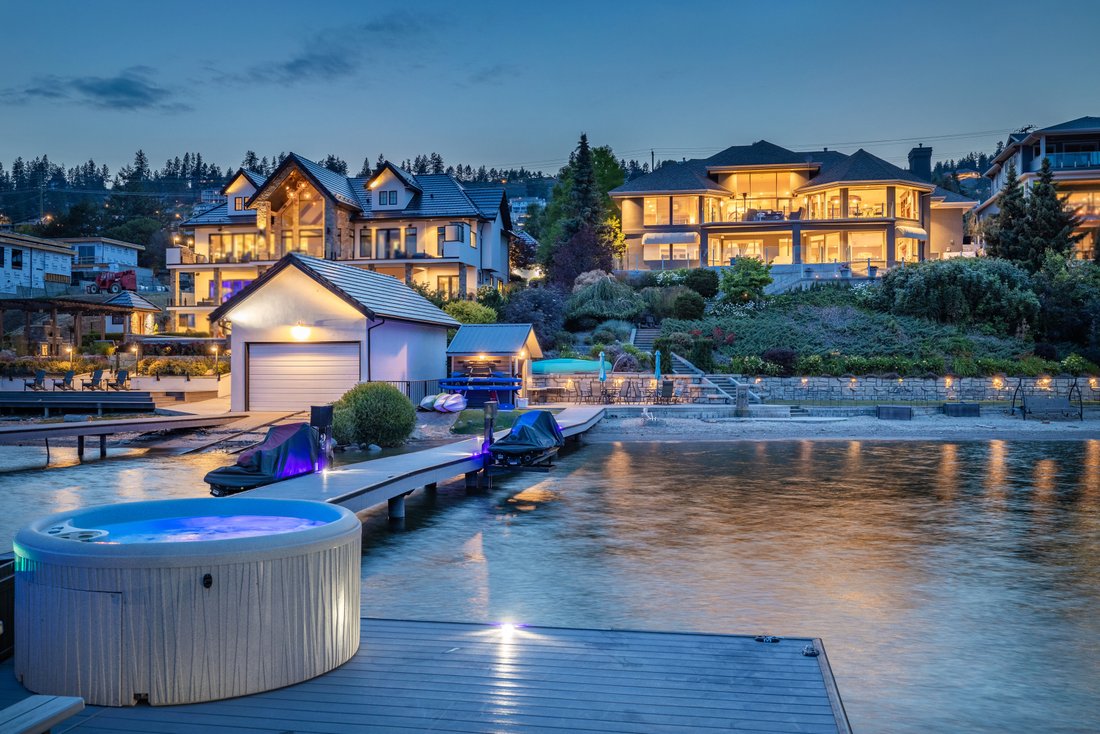 Luxury Lakeside Estate In Peachland, British Columbia, Canada For Sale