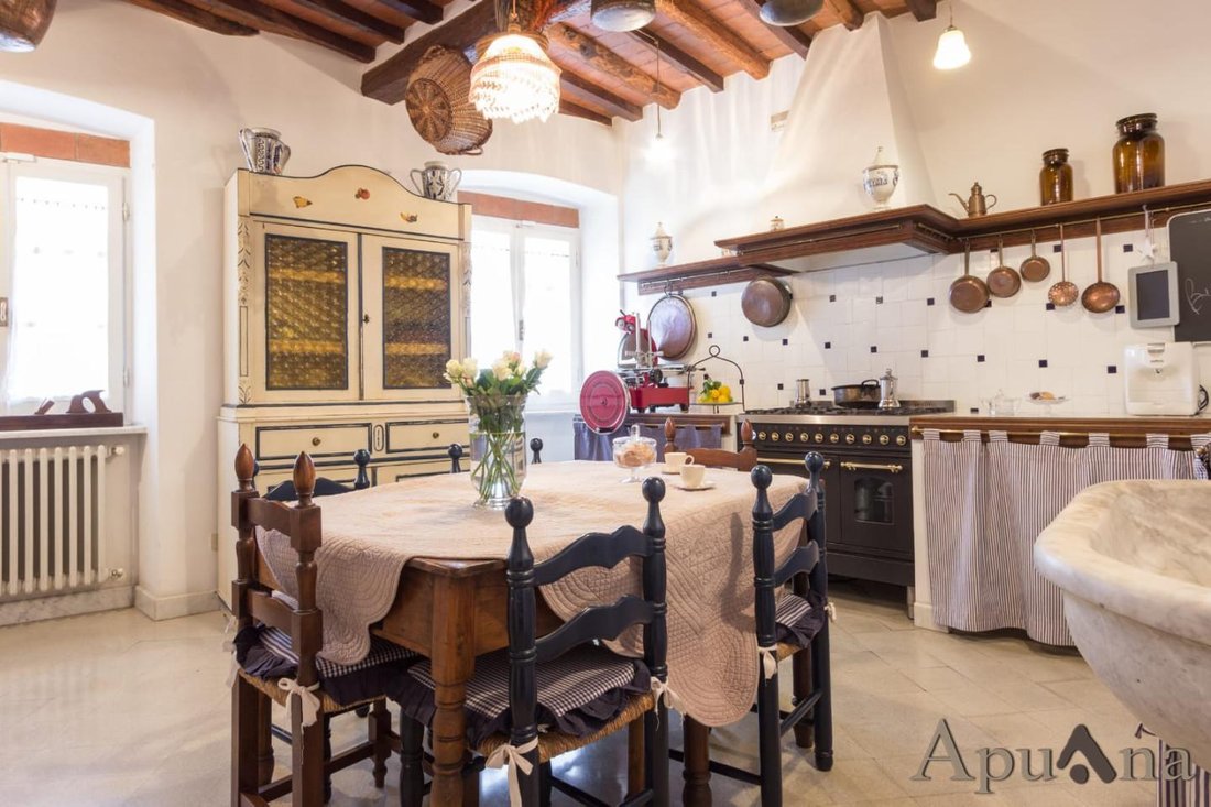 Apartment in Center, Massa, Italy 4 - 14012575