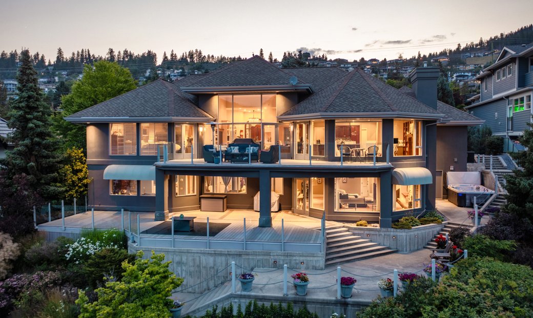 Luxury Lakeside Estate In Peachland, British Columbia, Canada For Sale