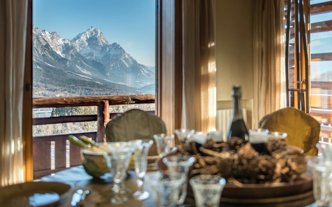 Luxurious Chalet With Panoramic Views Of In Cortina D'ampezzo,