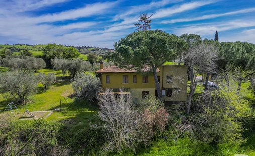 Country House in Tuscany, Italy 1
