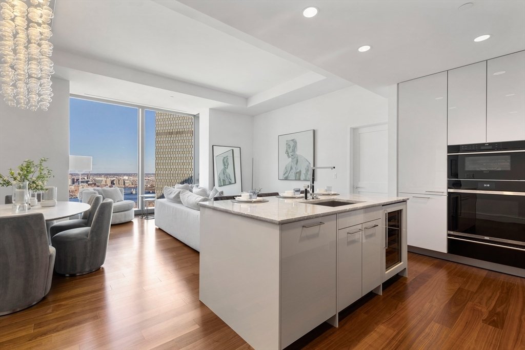 Condo in Boston, Massachusetts, United States 1 - 14019073