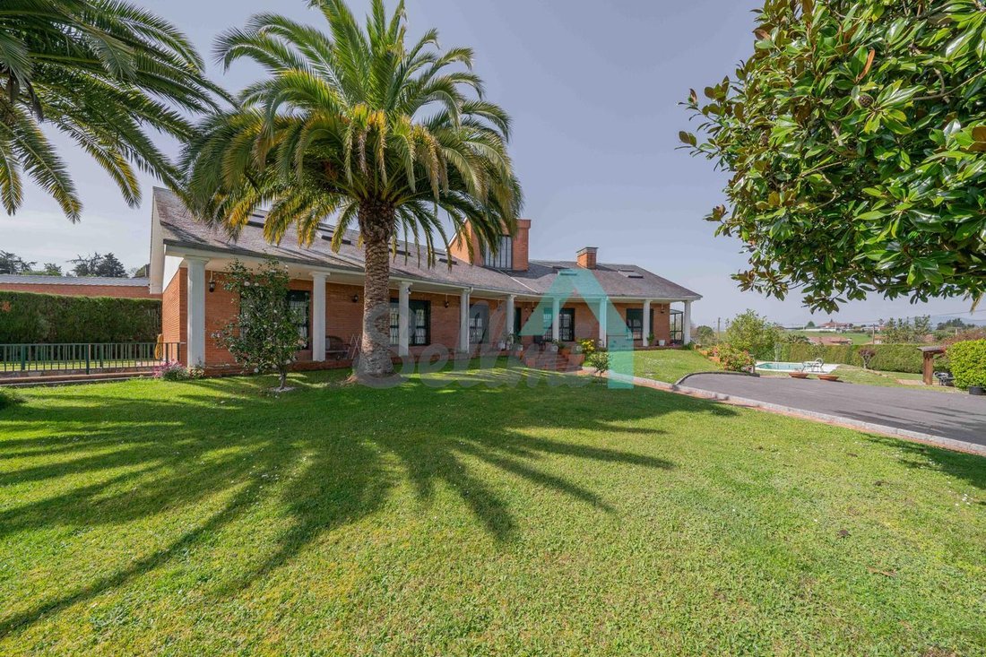 Villa in Oviedo, Asturias, Spain 1 - 14015449