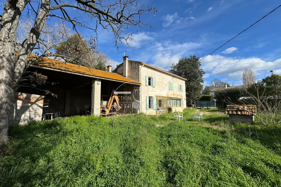 Villa in Arles, Provence-Alpes-Côte d'Azur, France 2 - 14015708