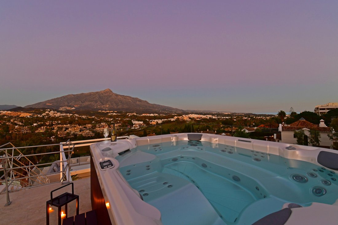 Villa in Nueva Andalucia, Marbella, Spain 4 - 14024037