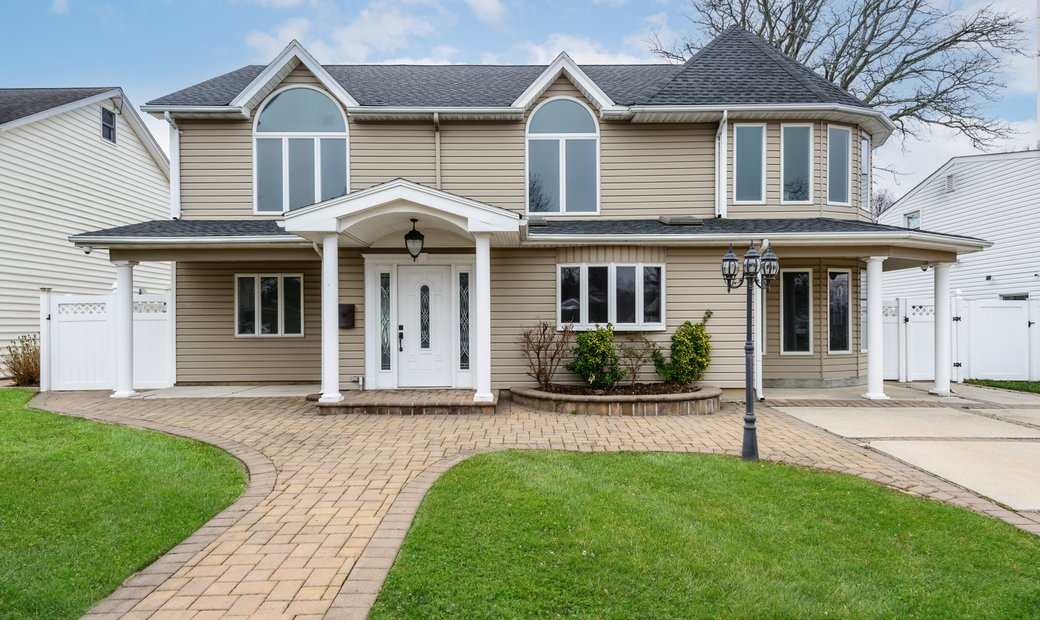 28 8th Street, Carle Place, Ny, 11514 In Carle Place, New York, United