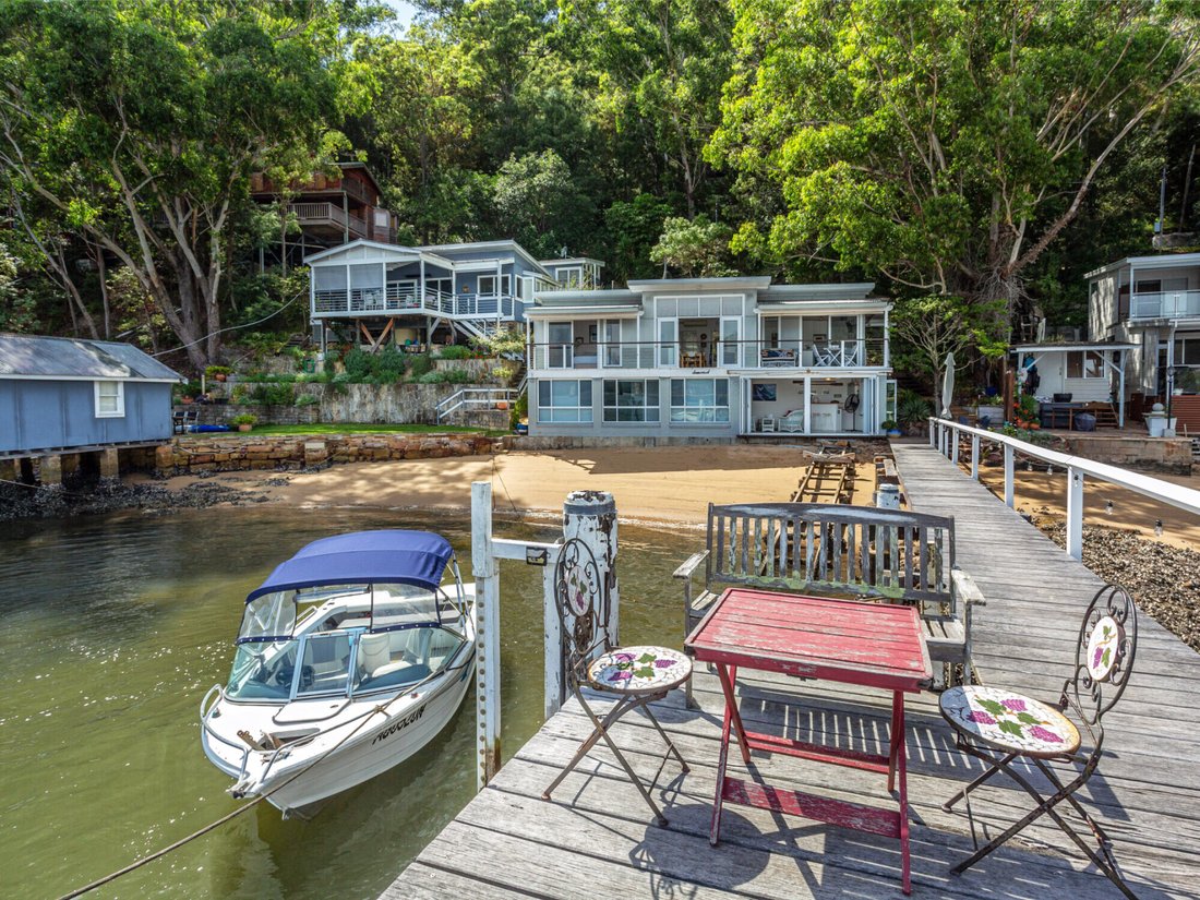 Contemporary Waterfront Retreat In Dangar Island, New South Wales, Australia For Sale (14021739)