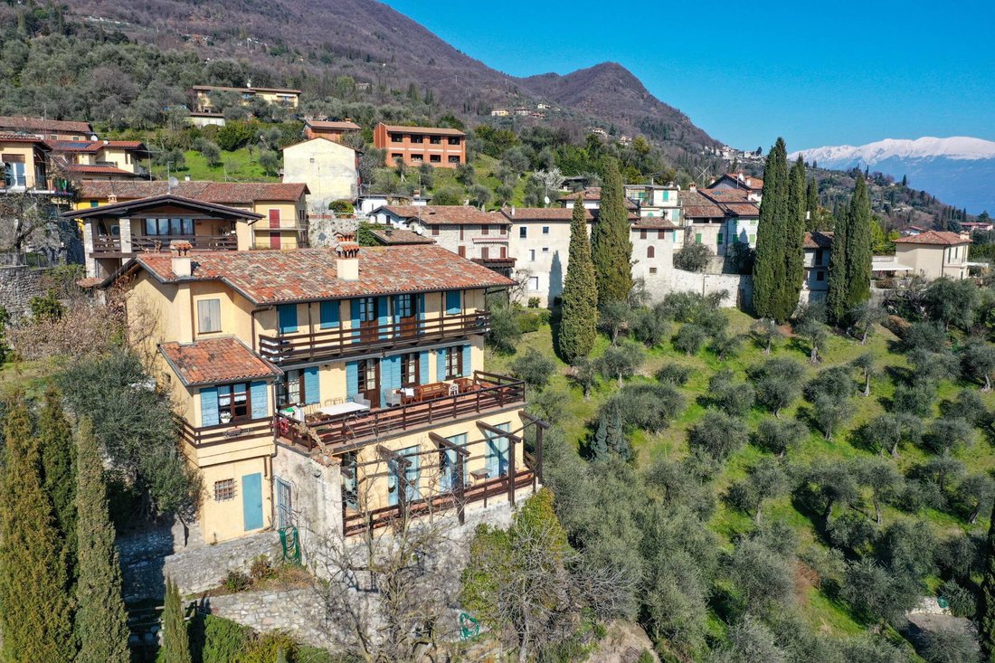 Villa in Gardone Riviera, Lombardy, Italy 2 - 14025400