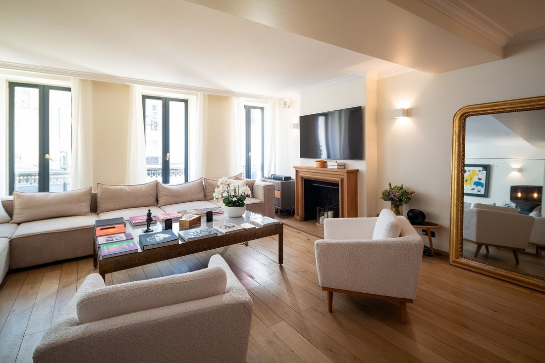 House in Paris, Île-de-France, France 3 - 14025615