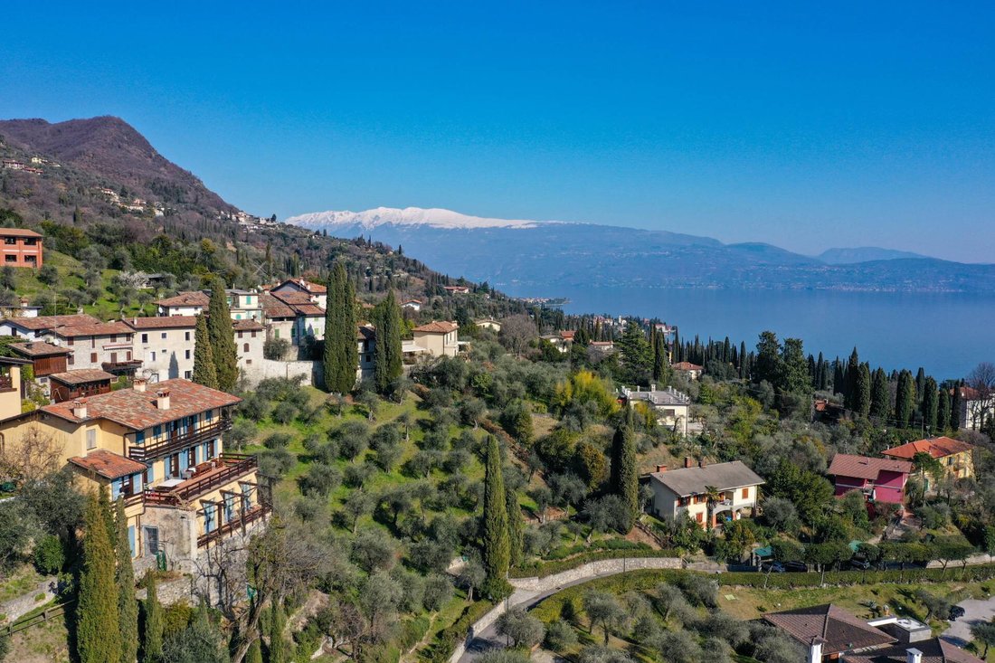 Villa in Gardone Riviera, Lombardy, Italy 1 - 14025400
