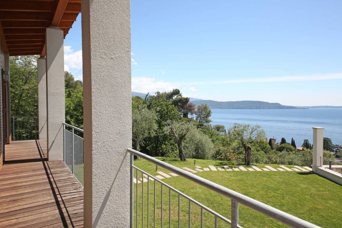Villa in Gardone Riviera, Lombardy, Italy 2 - 14025416