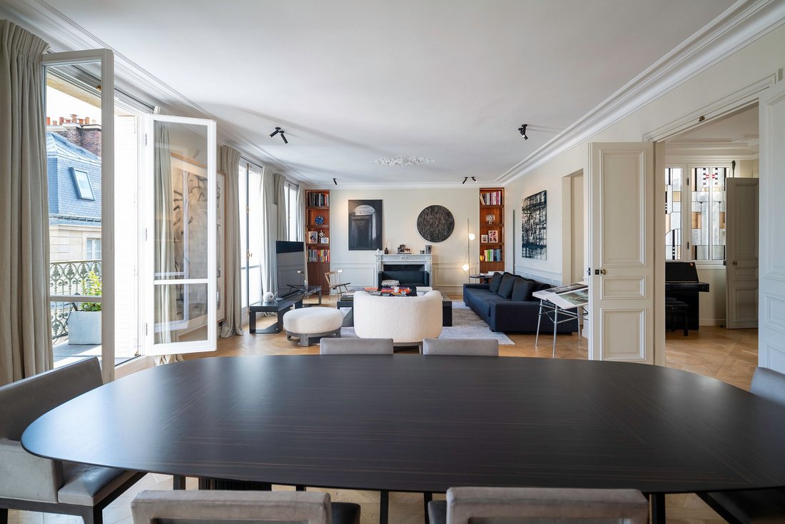 Apartment in Triangle d'Or, Paris 8e Arrondissement, Paris 5 - 14025655