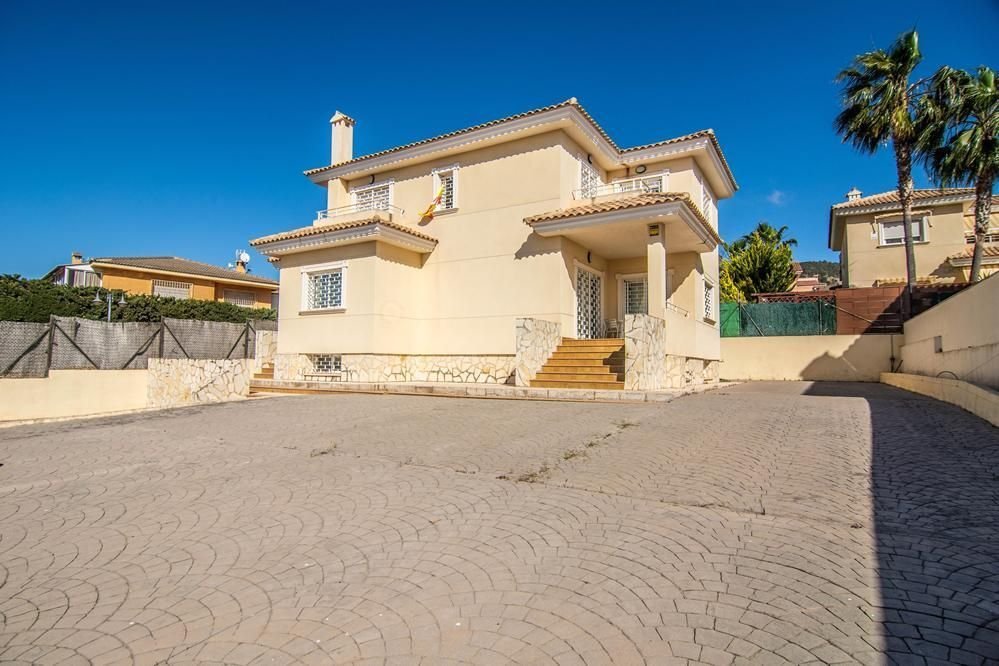 Chalet in Benidorm, Valencian Community, Spain 2 - 14030016