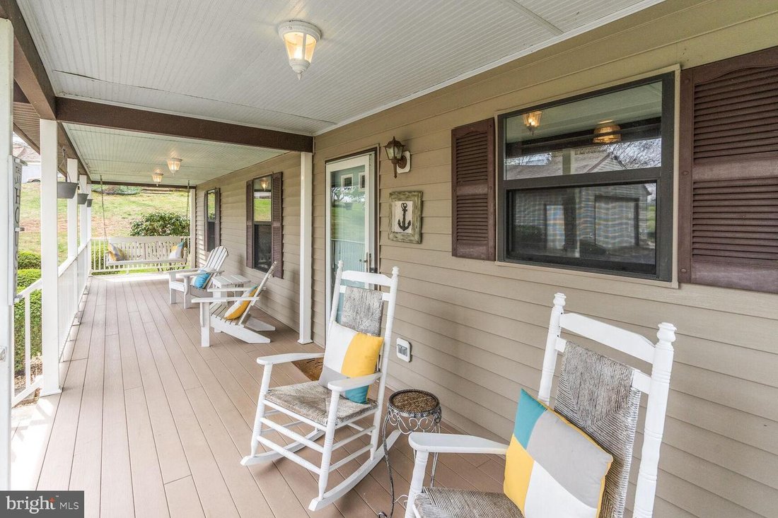 Serene Waterfront Oasis With Lake Views In Mineral, Virginia, United