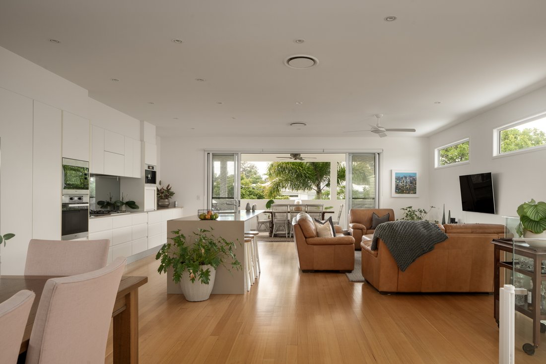 Magnificent Contemporary Sanctuary In Bulimba In Bulimba, Queensland ...