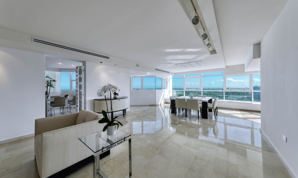 Stylish Abode At La Cima De Torrimar In Guaynabo, Guaynabo, Puerto Rico