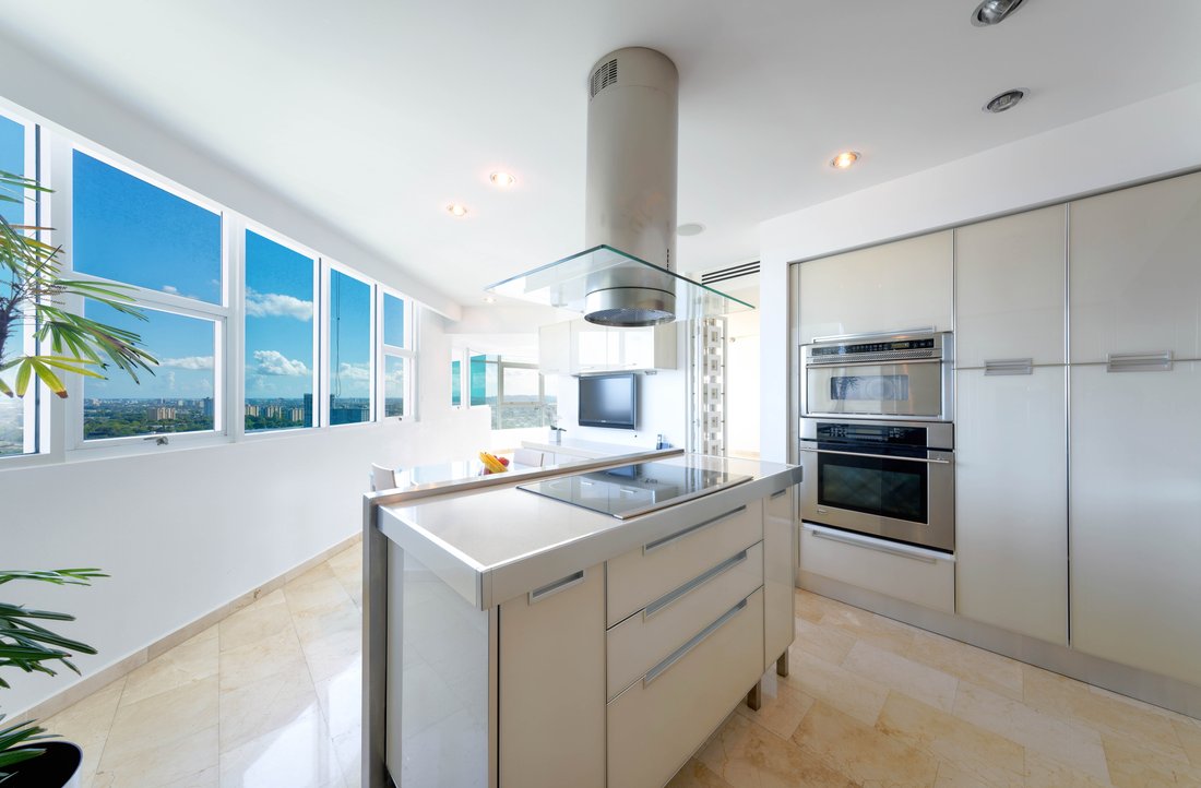 Stylish Abode At La Cima De Torrimar In Guaynabo, Guaynabo, Puerto Rico