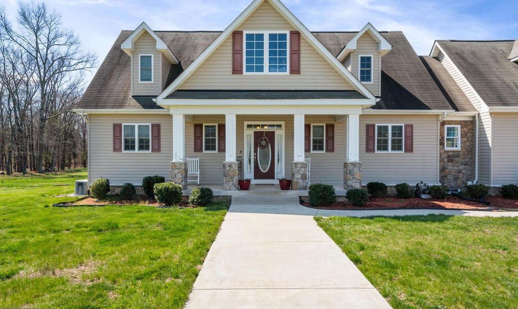 Ten Acre Farmhouse Property In A Luxury In Nokesville, Virginia, United