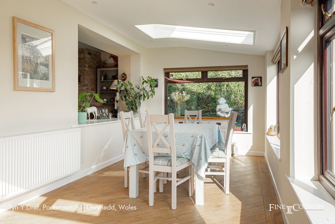 4 Bedroom Detached Bungalow For Sale In In Porthmadog, Wales, United