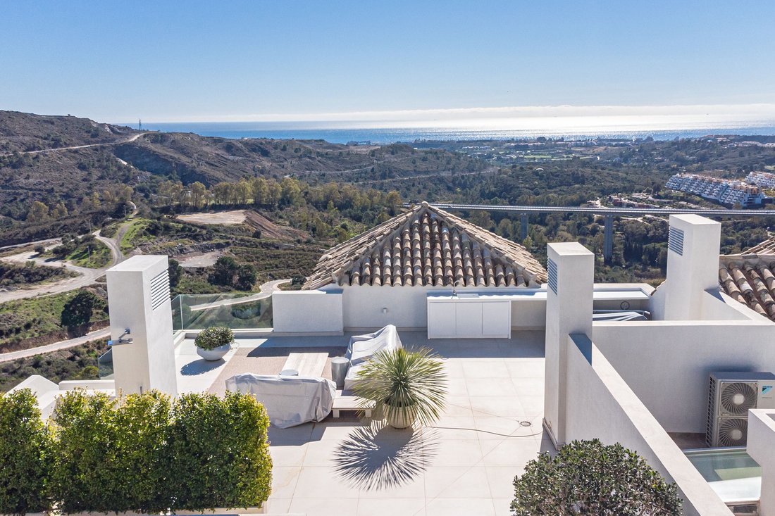 Apartment in Benahavis, Andalusia, Spain 2 - 13197056